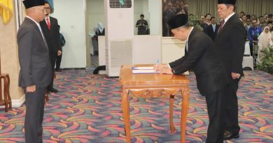 Gubernur Rahmat Mirzani Djausal Lantik Marindo Kurniawan Sebagai Sekda Provinsi Lampung Gubernur Rahmat Mirzani Djausal Lantik Marindo Kurniawan Sebagai Sekda Provinsi Lampung