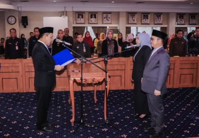 Sekdaprov Lampung Lantik Dua Pejabat Eselon II, Dorong Pembangunan Desa dan Perlindungan Perempuan-Anak
