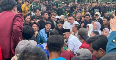 Gubernur, Ketua DPRD Bersama Kapolda Lampung Duduk Bareng Dengan Pengunjuk Rasa Gubernur, Ketua DPRD Bersama Kapolda Lampung Duduk Bareng Dengan Pengunjuk Rasa