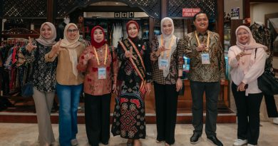 Bunda PAUD Lampung Batin Wulan Raih Penghargaan Nasional: Komitmen Nyata untuk Anak Usia Dini Bunda PAUD Lampung Batin Wulan Raih Penghargaan Nasional: Komitmen Nyata untuk Anak Usia Dini