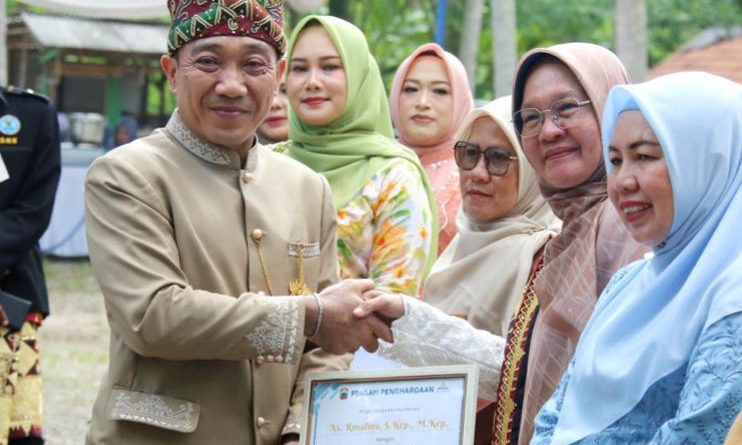 Peringati Hari Kartini 2026, 13 Wanita Helau Lampung Selatan Diberikan Penghargaan