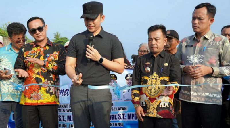 Bupati Egi Resmikan Jalan Lubuk Dalam-Way Urang, Dorong Wisata Kalianda dan Dongkrak Ekonomi Warga