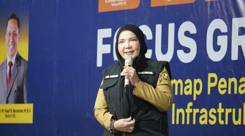 Eva Dwiana menegaskan komitmen serius Pemerintah Kota dalam menangani persoalan banjir