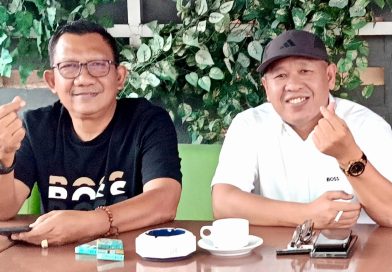Pantau Langsung Seleksi, Yuhadi Bidik Sapu Bersih 7 Emas Cabor Karoke di Porwanas 2027 Pantau Langsung Seleksi, Yuhadi Bidik Sapu Bersih 7 Emas Cabor Karoke di Porwanas 2027