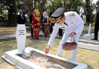 Ziarah di TMP Kusuma Bangsa, Bupati Radityo Egi Serukan Semangat Pahlawan untuk Lampung Selatan