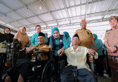 Canangkan Desa TAPIS dan Luncurkan Sekolah Lansia di Kampung Rukti Endah, Ketua TP PKK Lampung Dorong Pembangunan SDM Dimulai dari Desa Canangkan Desa TAPIS dan Luncurkan Sekolah Lansia di Kampung Rukti Endah, Ketua TP PKK Lampung Dorong Pembangunan SDM Dimulai dari Desa